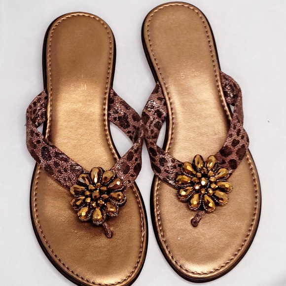 Stylish Bronze Sandals with Gold/Bronze Embellishments - Picture 3 of 9